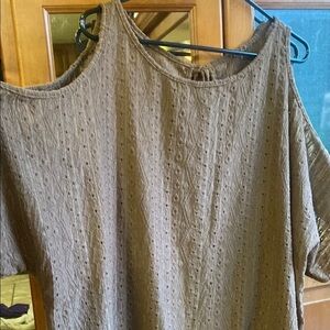 Elegant Brown Textured Plus Size Cold Shoulder Top 2-3X? Spring Summer